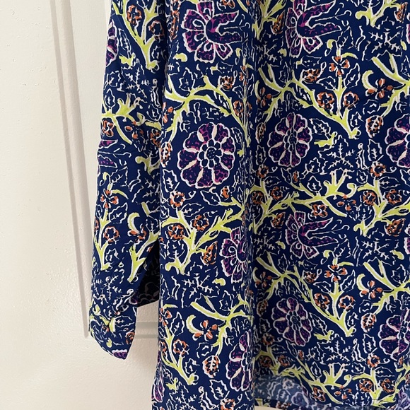 Patterned Blouse - Picture 2 of 6